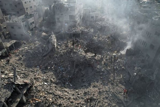 Israel tuyên bố đã bao vây thành phố chính của Dải Gaza