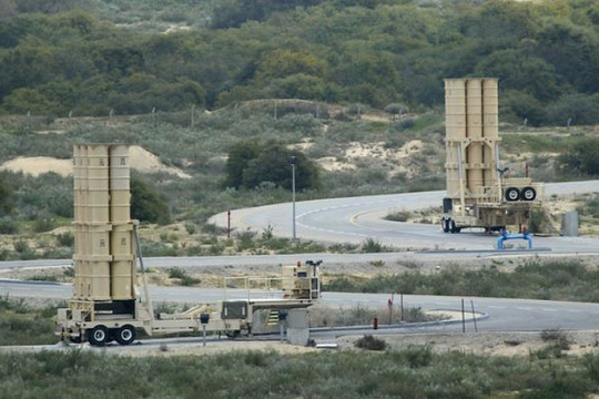 Israel dùng hệ thống phòng không Arrow đánh chặn tên lửa từ Dải Gaza