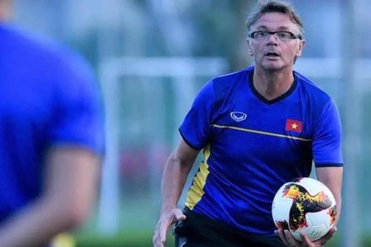 Nhiệm vụ buộc phải hoàn thành của ông Troussier