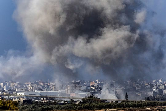 Israel đối mặt với áp lực quốc tế vì giao tranh gần bệnh viện ở Gaza