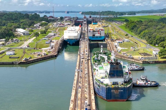 Ngành vận tải biển khóc ròng khi kênh đào Panama bị dính đòn biến đổi khí hậu