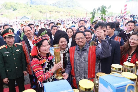 Thủ tướng Phạm Minh Chính dự ngày hội Đại đoàn kết toàn dân tộc tại Lai Châu