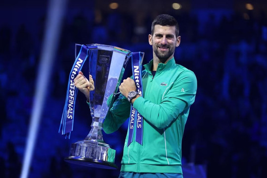 Djokovic vô địch ATP Finals 2023: Sinner sai lầm khi Fair Play?