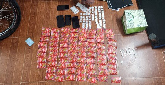 Kiên Giang: Bắt quả tang đối tượng tàng trữ hơn 150 bịch ma túy tổng hợp