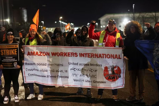 Nhân viên Amazon đình công, biểu tình khắp châu Âu đòi tăng lương dịp Black Friday
