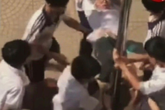 Hà Nội: Chuyển vụ việc học sinh lớp 8 bị bạo hành ở Ứng Hòa đến công an