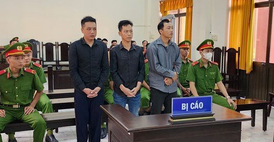 Kiên Giang: Buôn lậu 118 ngàn lít dầu, 3 bị cáo lãnh 22 năm tù