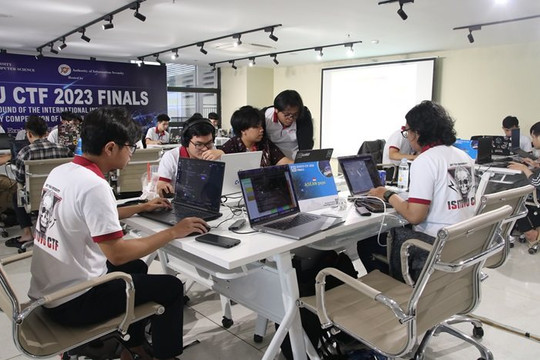 Đội Việt Nam đoạt giải nhất cuộc thi An toàn thông tin quốc tế ISITDTU CTF 2023