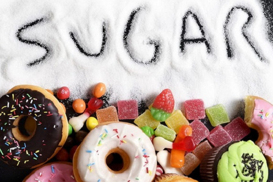 Ăn uống nhiều đường gây nguy cơ và làm tăng nặng các bệnh ung thư