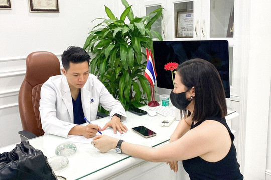 Viện Thẩm mỹ SIAM Thailand dẫn đầu xu hướng nâng ngực cấy mỡ Au-Hybrid 2024