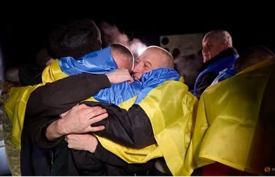 Ukraine - Nga trao đổi tù binh