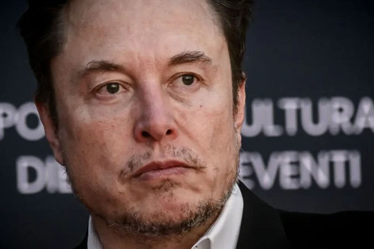Việc Elon Musk dùng chất kích thích từng đe dọa sự tồn vong của SpaceX, khiến nữ giám đốc Tesla bỏ tái tranh cử