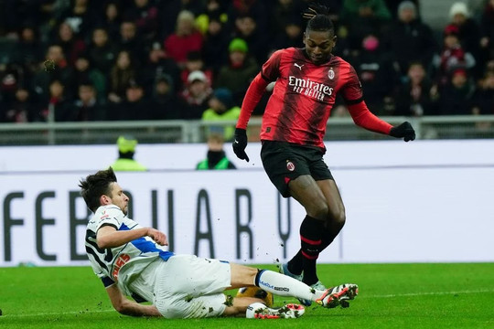 AC Milan và AS Roma bị loại đau tại Coppa Italia