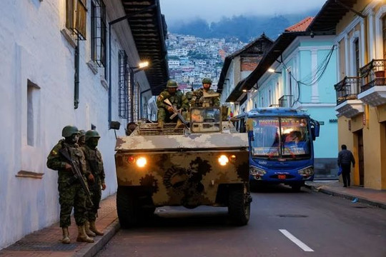 Tổng thống Ecuador tuyên chiến với các băng đảng ma túy