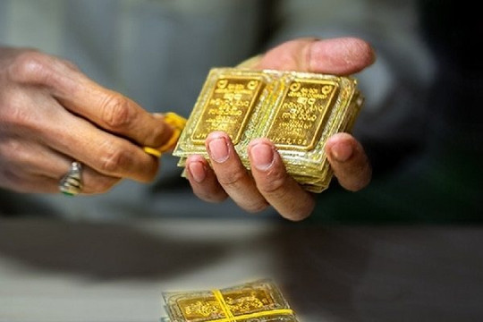 Cuối tuần: Giá vàng miếng lại tăng vọt cả triệu đồng mỗi lượng