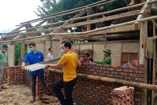 Hà Nội hỗ trợ mỗi hộ nghèo, hộ cận nghèo 100 triệu đồng xây nhà mới