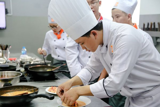 Việt Nam chưa cấp phép cho người lao động sang Hàn Quốc làm giúp việc, đầu bếp