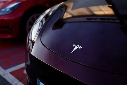 Tesla không theo kịp lĩnh vực ô tô điện phát triển nhanh ở Trung Quốc, doanh số sụt giảm mạnh