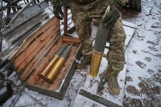 Ukraine thông báo phát hiện gian lận hàng loạt trong việc mua bán vũ khí