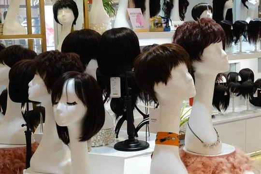 Triều Tiên ‘hốt bạc’ nhờ xuất khẩu tóc và lông mi giả