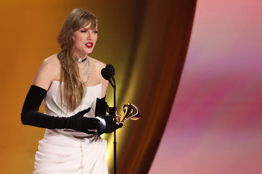 Taylor Swift thắng lớn tại Grammy 2024