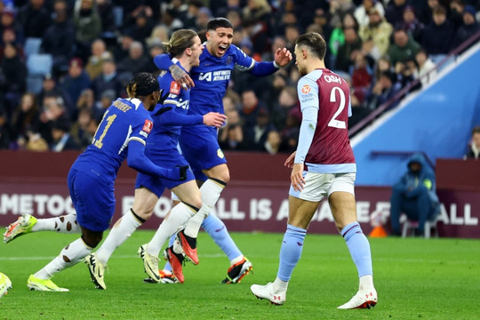 Các cầu thủ Chelsea bất ngờ "cứu thầy" tại FA Cup