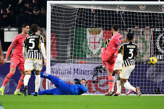 Juventus tự vấp ngã, giương cờ trắng trước Inter tại Serie A