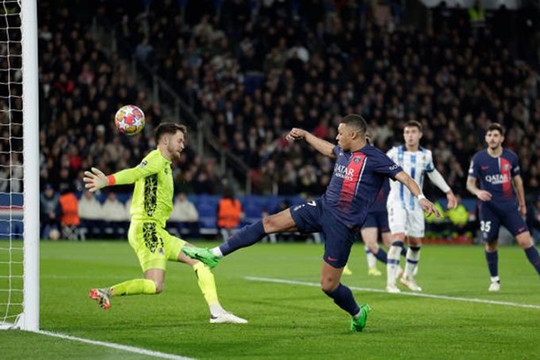 Mbappe tỏa sáng giúp PSG đặt một chân vào tứ kết Champions League
