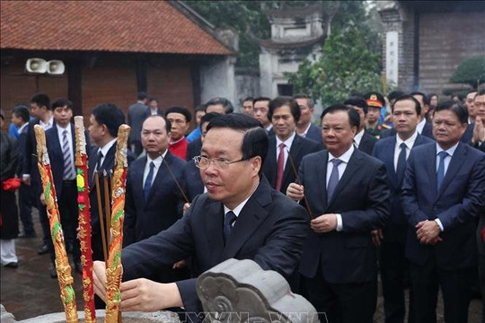 Chủ tịch nước Võ Văn Thưởng dâng hương tưởng niệm Đức An Dương Vương