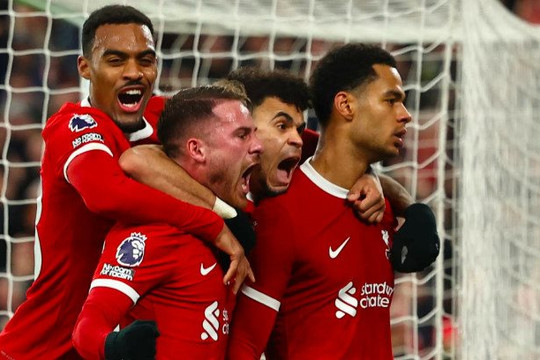 Liverpool bật chế độ vượt khó, giữ vững ngôi đầu giải Ngoại hạng Anh