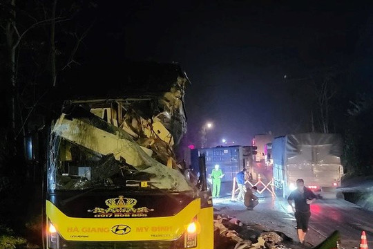 Vụ tai nạn giao thông 5 người chết tại Tuyên Quang: Thủ tướng yêu cầu xem xét trách nhiệm
