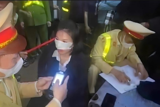 Diễn biến mới vụ nữ tài xế say xỉn gây ‘ồn ào’ tại Hà Nội