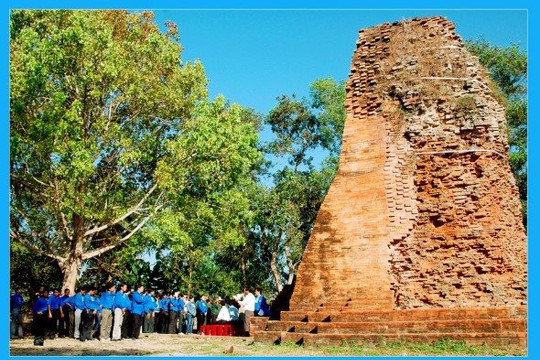 Khám phá ngôi tháp cổ nghìn tuổi ở Bạc Liêu