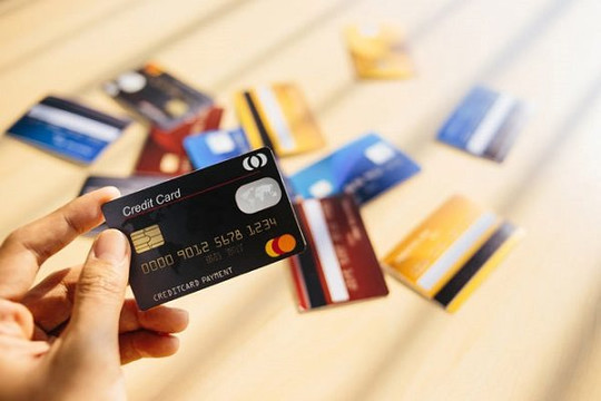 Vụ nợ thẻ tín dụng 8,5 triệu thành 8,8 tỉ đồng: Eximbank chưa từng thu lãi phí nào như vậy