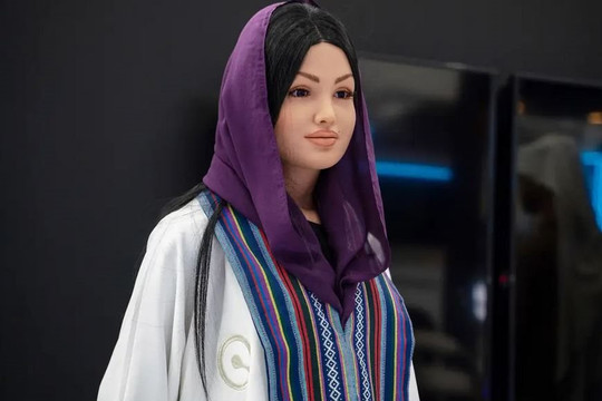 ‘Robot hình người đầu tiên của Ả Rập Saudi không nói về tình dục hay chính trị’