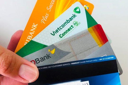 Yêu cầu các ngân hàng rà soát về công tác phát hành thẻ, cách tính lãi suất
