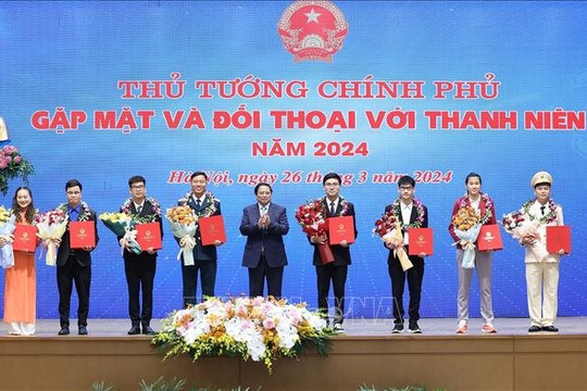 Thủ tướng Phạm Minh Chính gặp mặt, đối thoại với thanh niên về chuyển đổi số
