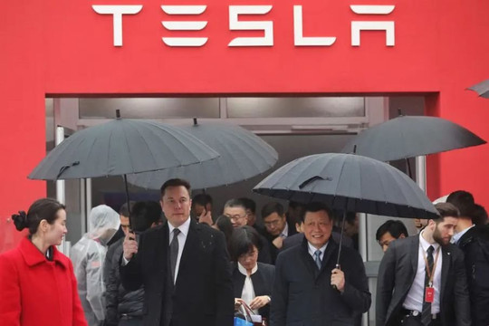 Elon Musk được Trung Quốc ưu ái để xây nhà máy Tesla, các nhà làm luật Mỹ lo ngại