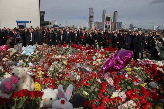 Nhà ngoại giao nhiều nước đặt hoa tưởng niệm nạn nhân vụ tấn công tại Moscow