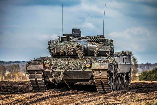 Vì sao xe tăng chủ lực phương Tây được coi là ‘hổ giấy’ ở Ukraine?