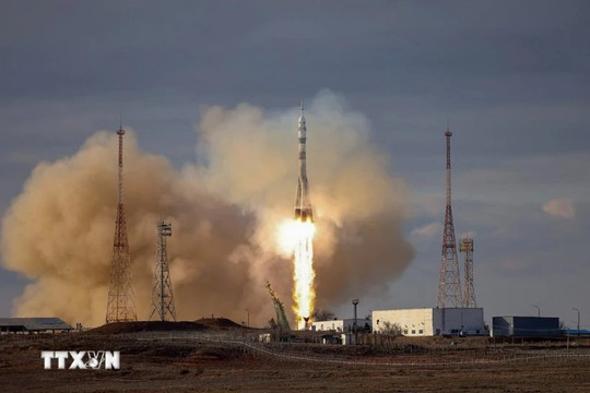 Tàu vũ trụ Soyuz MS-25 của Nga đưa 3 phi hành gia về Trái đất