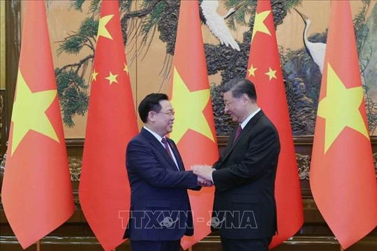 Chủ tịch Quốc hội Vương Đình Huệ hội kiến Tổng bí thư, Chủ tịch nước Trung Quốc Tập Cận Bình