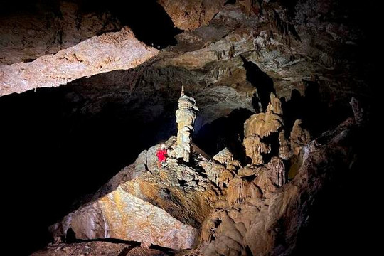 Phát hiện thêm 22 hang động kỳ vỹ tại Quảng Bình