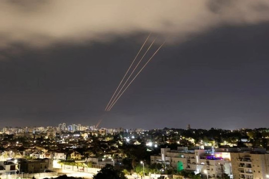 Đợt tấn công trực tiếp Israel là hành động tuyên chiến của Iran