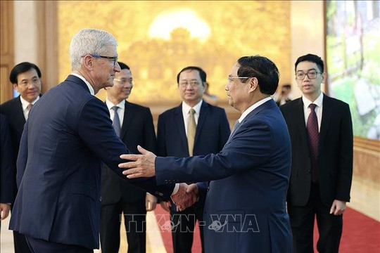 Thủ tướng Phạm Minh Chính đề nghị Apple tăng cường hỗ trợ Việt Nam phát triển khoa học công nghệ và đổi mới sáng tạo