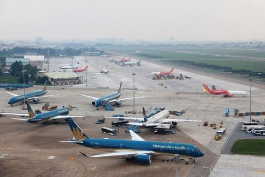 'Nóng' nhiều chuyến bay từ Hà Nội, TP.HCM đến các tỉnh dịp lễ 30.4-1.5