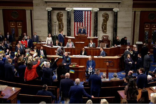 Hạ viện Mỹ thông qua dự luật viện trợ Ukraine