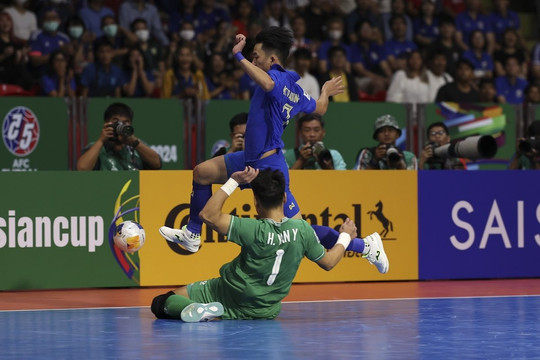 Tuyển futsal Việt Nam giành vé vào tứ kết giải châu Á
