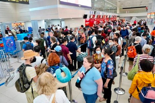 Sân bay Nội Bài dự kiến đón gần nửa triệu khách dịp lễ 30.4 - 1.5