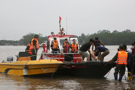 Vụ chìm thuyền tại Quảng Ninh: Yêu cầu làm rõ trách nhiệm, xử lý nghiêm sai phạm